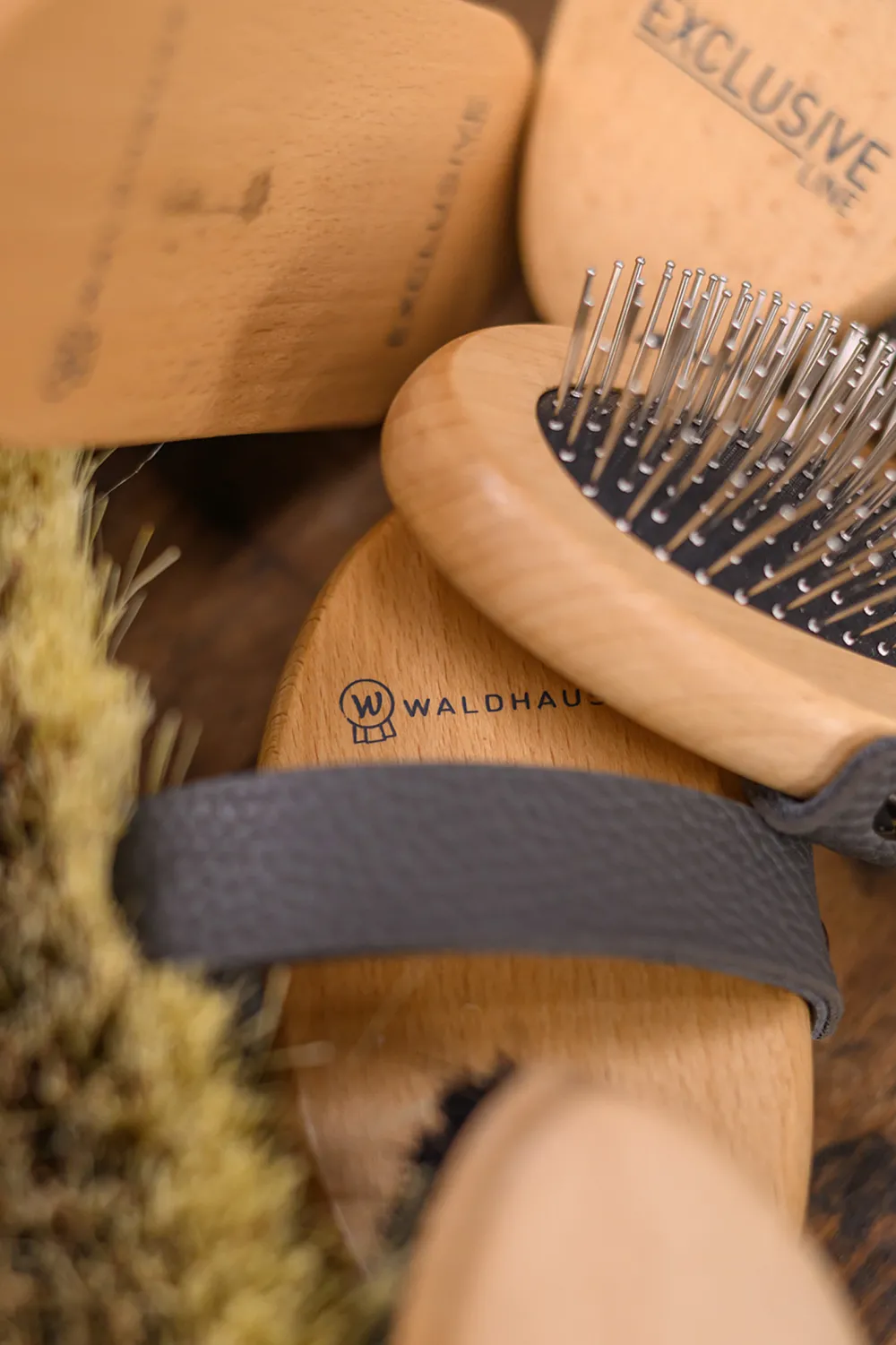 Waldhausen Ryktväskor & Ryktborstar-Dammborste Exclusive Line Natur