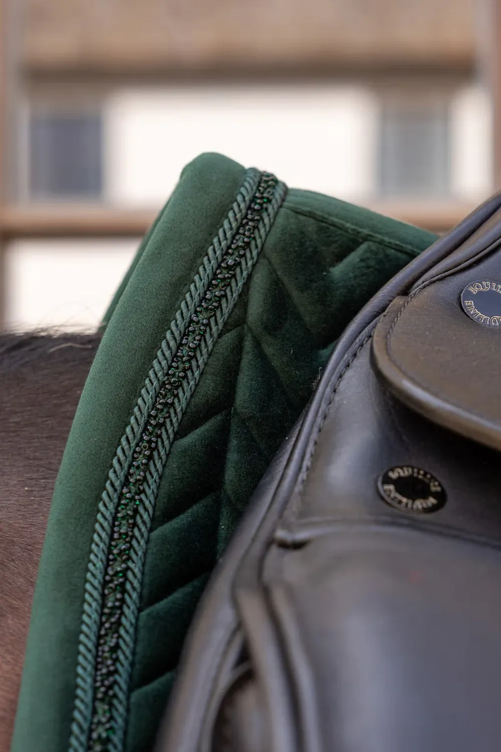 Kentucky Horsewear Kentucky Horsewear|Schabrak & Huvor-Dressyrschabrak Velvet Mini Pearls Pine Green