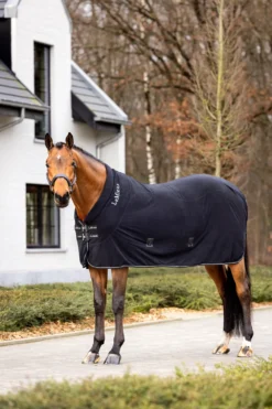 LeMieux Hästtäcken & Flughuvor|Lemieux-Fleece Coolertäcke Kudos Svart