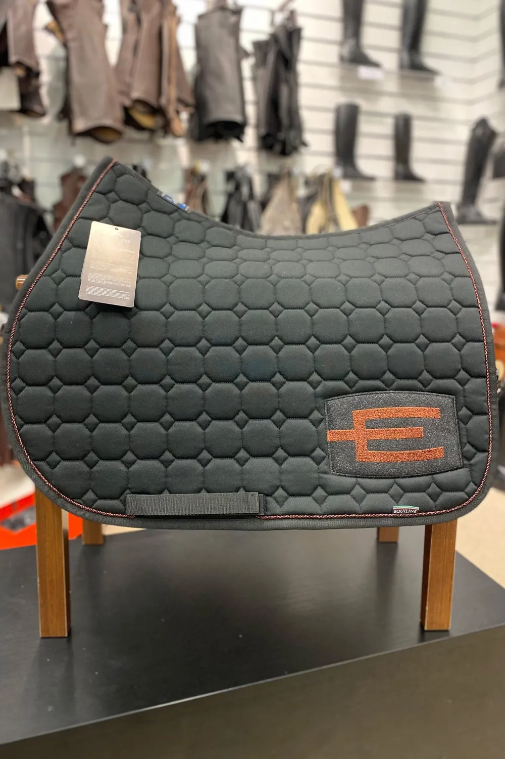 Equiline Schabrak & Huvor|Equiline-Hoppschabrak E-Logga E21 P102 Svart/Brons