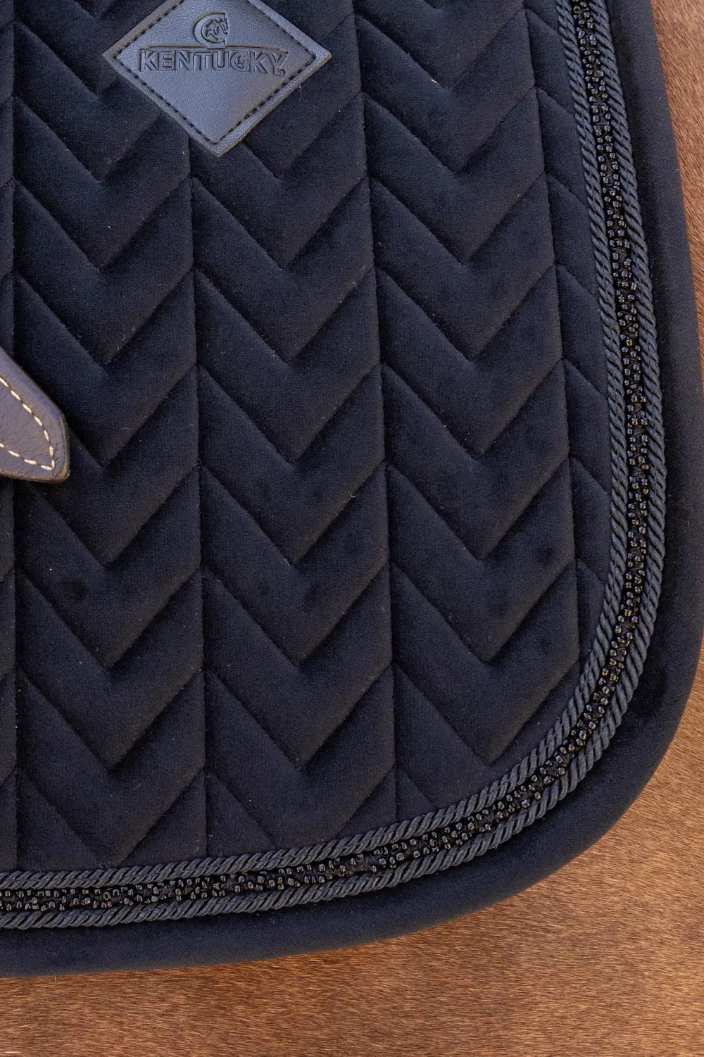 Kentucky Horsewear Kentucky Horsewear|Schabrak & Huvor-Hoppschabrak Velvet Mini Pearls Svart