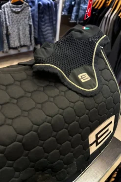 Equiline Schabrak & Huvor|Equiline-Kim Huva E-Logga E11 P101 Navy/Lila/Vit