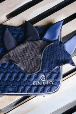 Kentucky Horsewear Schabrak & Huvor-Logo Hoppschabrak Navy/Vit/Brun