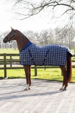 QHP Qhp|Hästtäcken & Flughuvor-Luxury Stalltäcke 300gr Blue Check