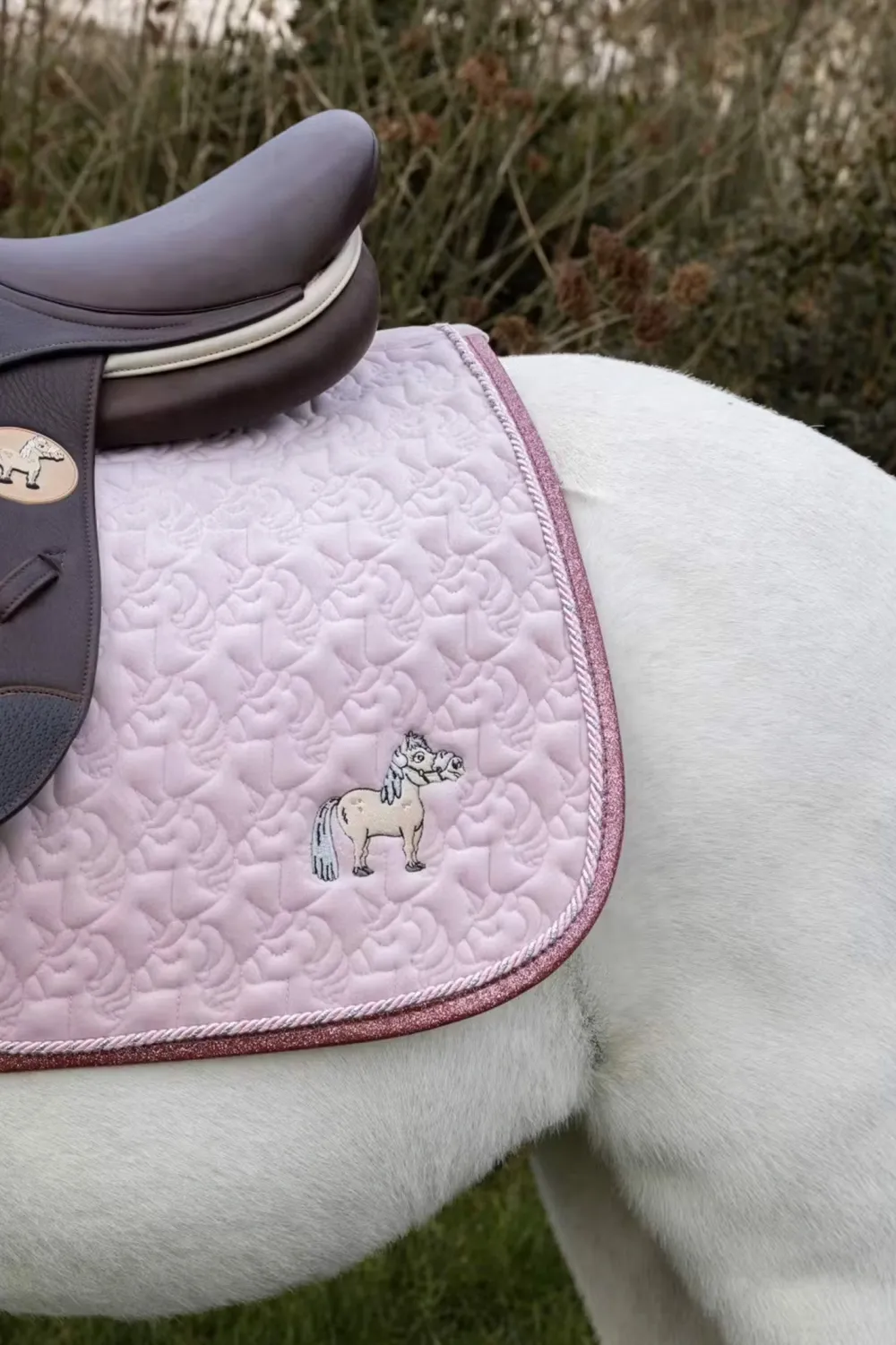 Kentucky Horsewear Kentucky Horsewear|Schabrak & Huvor-Ponnyschabrak Enhörning Glitter Ljusrosa