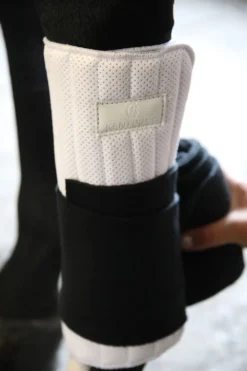 Kentucky Horsewear Benskydd & Benlindor-Ridpaddar Absorb Svart/Vit 45x30