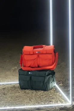 Eskadron Ryktväskor & Ryktborstar|Eskadron-Ryktväska Cube Dynamic Poppy Red