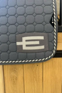 Equiline Schabrak & Huvor|Equiline-Schabrak E-logga