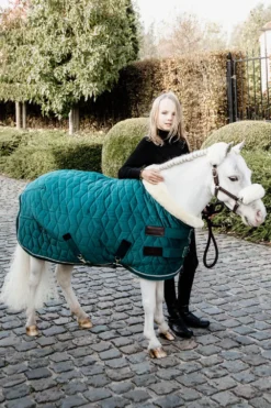Kentucky Horsewear Hästtäcken & Flughuvor-Show Rug Velvet Tiny 160g Emerald