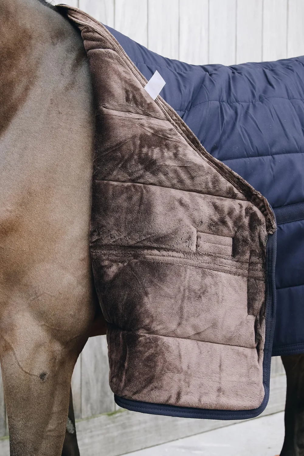 Kentucky Horsewear Hästtäcken & Flughuvor-Stalltäcke Skin Friendly 150g Navy