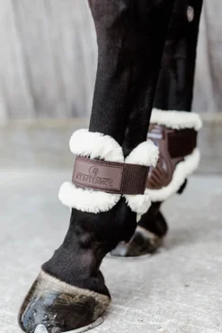 Kentucky Horsewear Benskydd & Benlindor-Vegan Bakskydd Fårskinn Brun